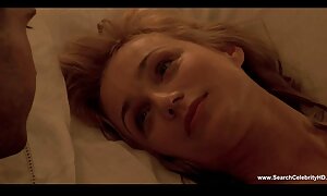 Due adolescenti donne mature vedove adolescenti giocare stretto anni