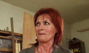 Lara Tinelli scopate italiane mature danza e masturbazione facendo cagna.